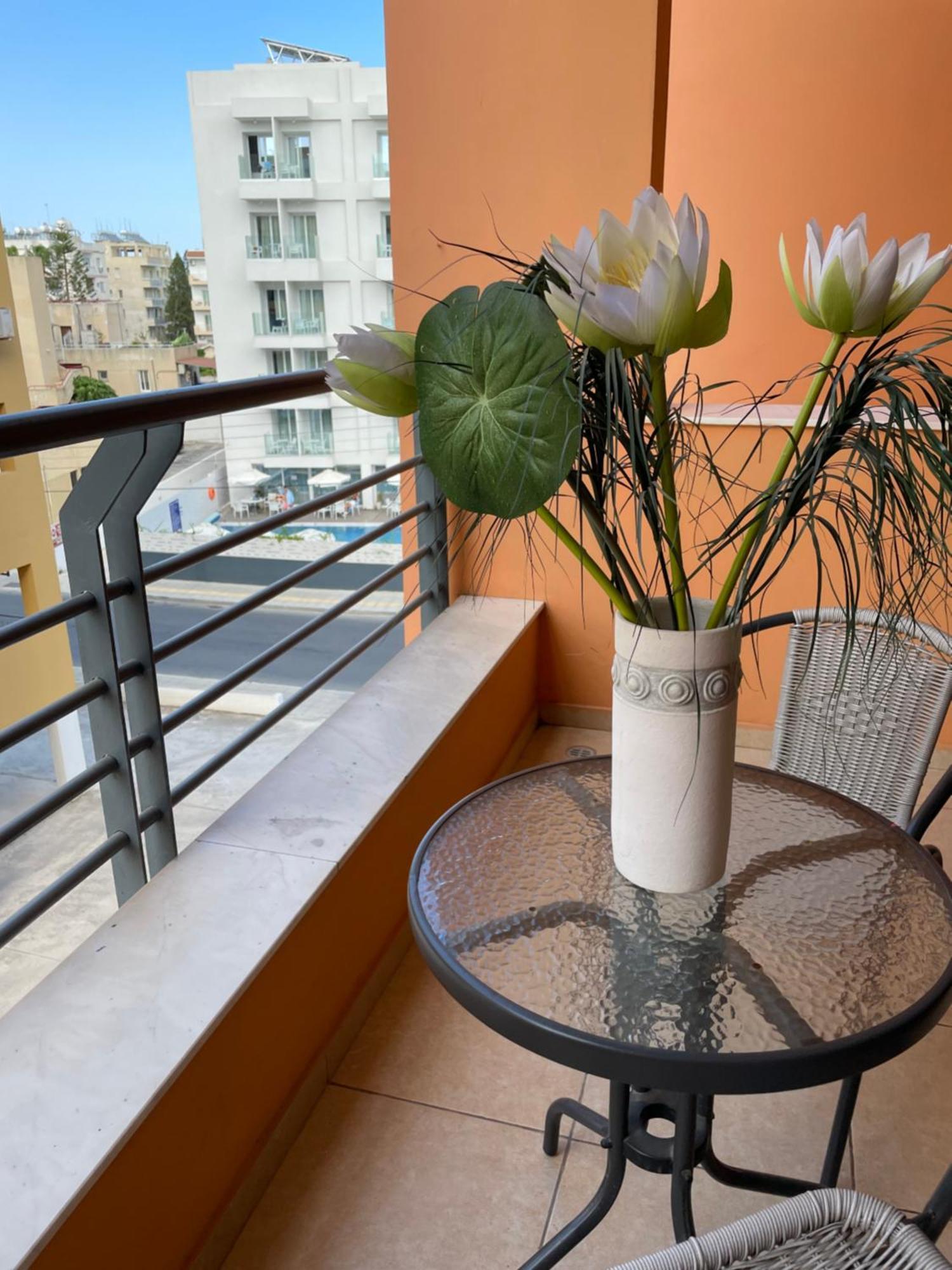 VIP Resort Apartment on Makenzie Beach Larnaka Exterior foto
